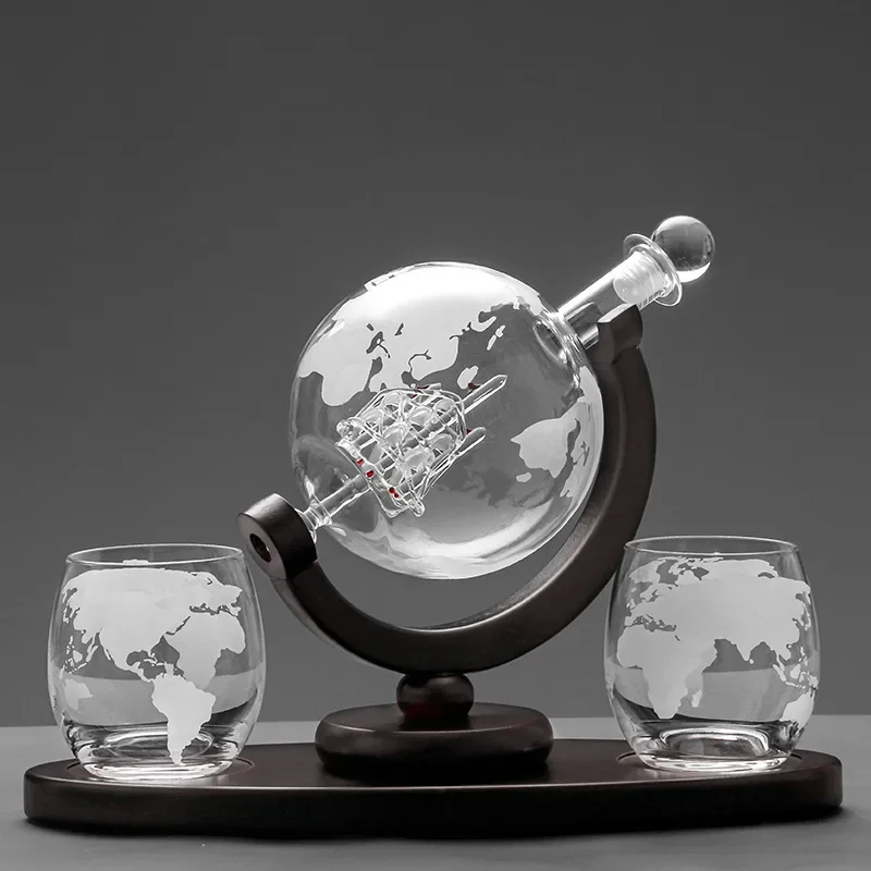 Decanter Globe Set - แก้ววิสกี้ชุดคริสตัลลูกโลกเหล้า Carafe สําหรับวิสกี้วอดก้าเรือใบในขวดเหล้าไม้สําเร็จรูปขาตั้งบาร์เครื่องมือถ้วยร้อน